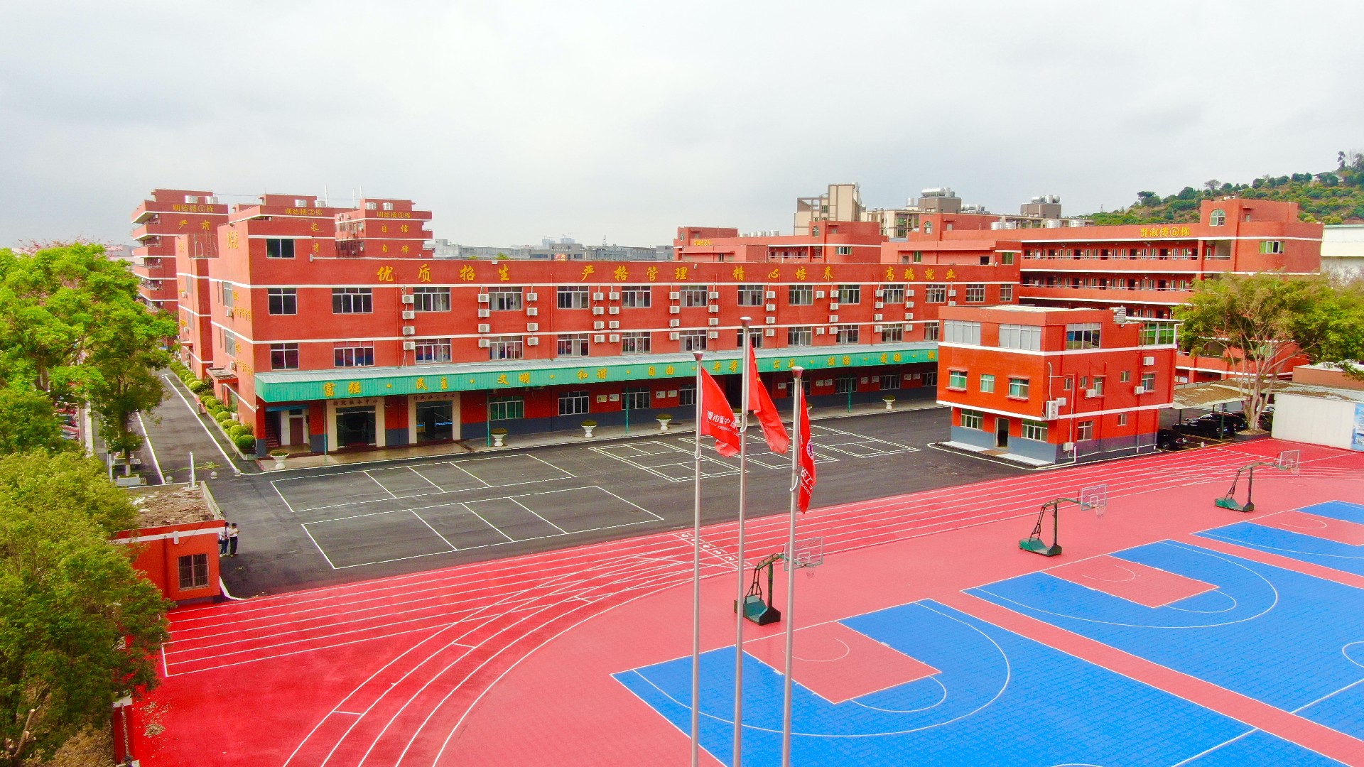 学校全景.jpg